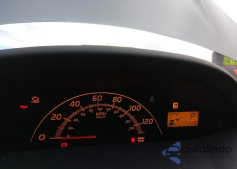 2010 Toyota Yaris z USA, uszkodzony, nr VIN JTDJT4K32A5306437